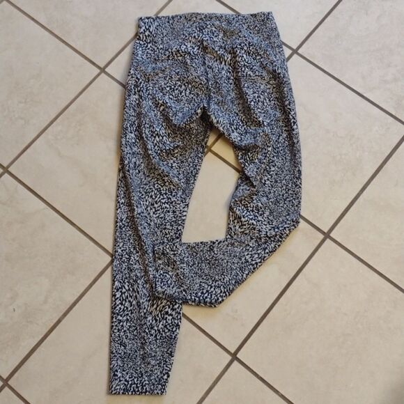 Lululemon InStill Tight High-Rise legging Warped Grain Alpine White Black 6 - Picture 3 of 13